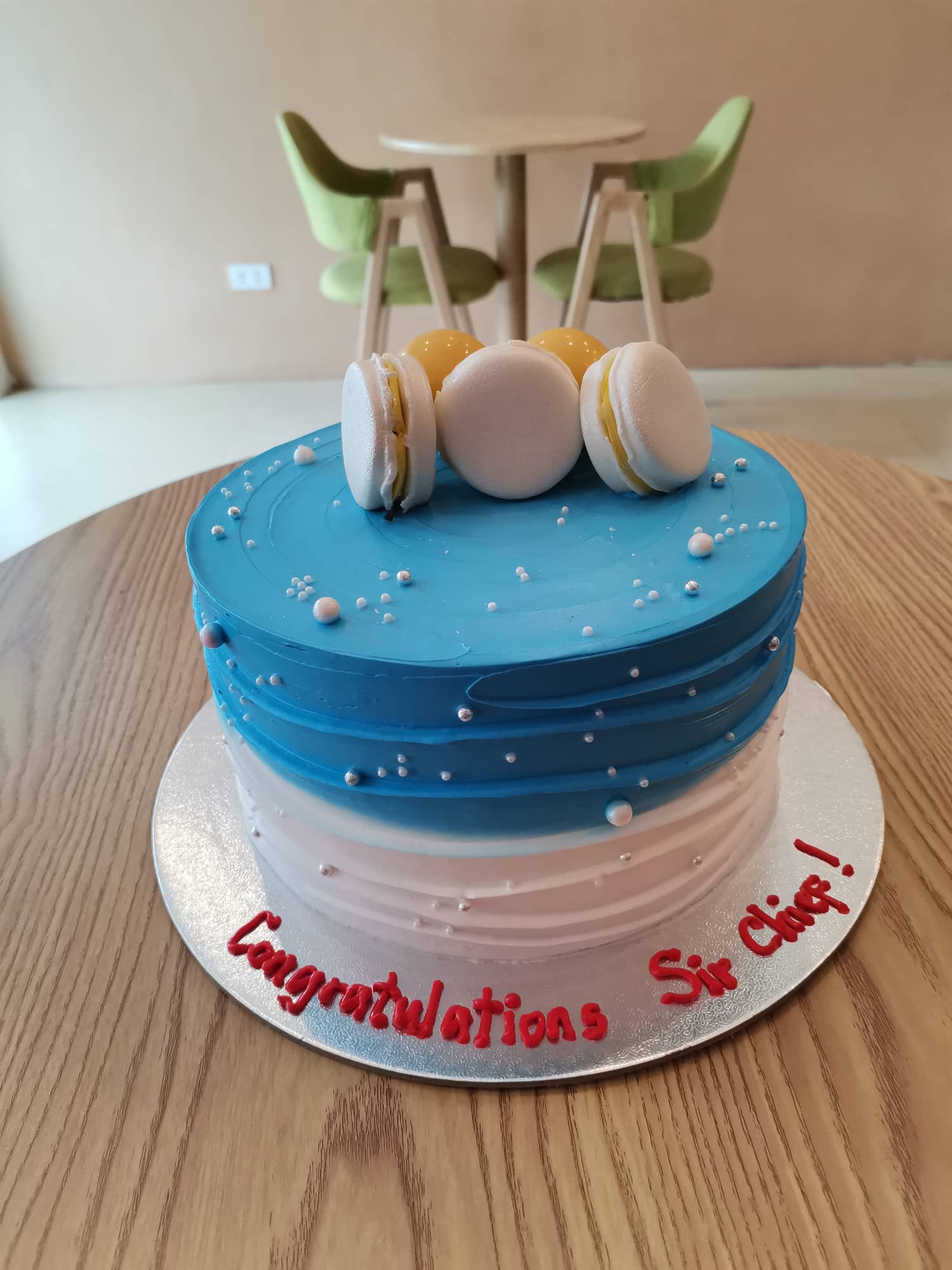 Custom Soft Icing Cake With Fondant Macarons 7x4 Inches Pipie Co 