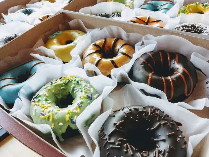A sweet surprise awaits you together with these yummy Pipie doughnuts