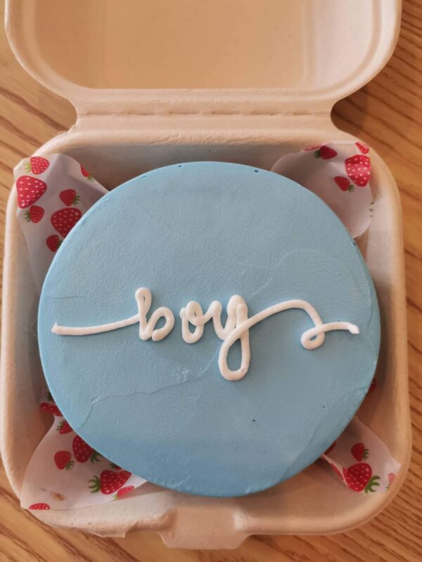 Customized gender reveal cake for a baby boy from Pipie Co.