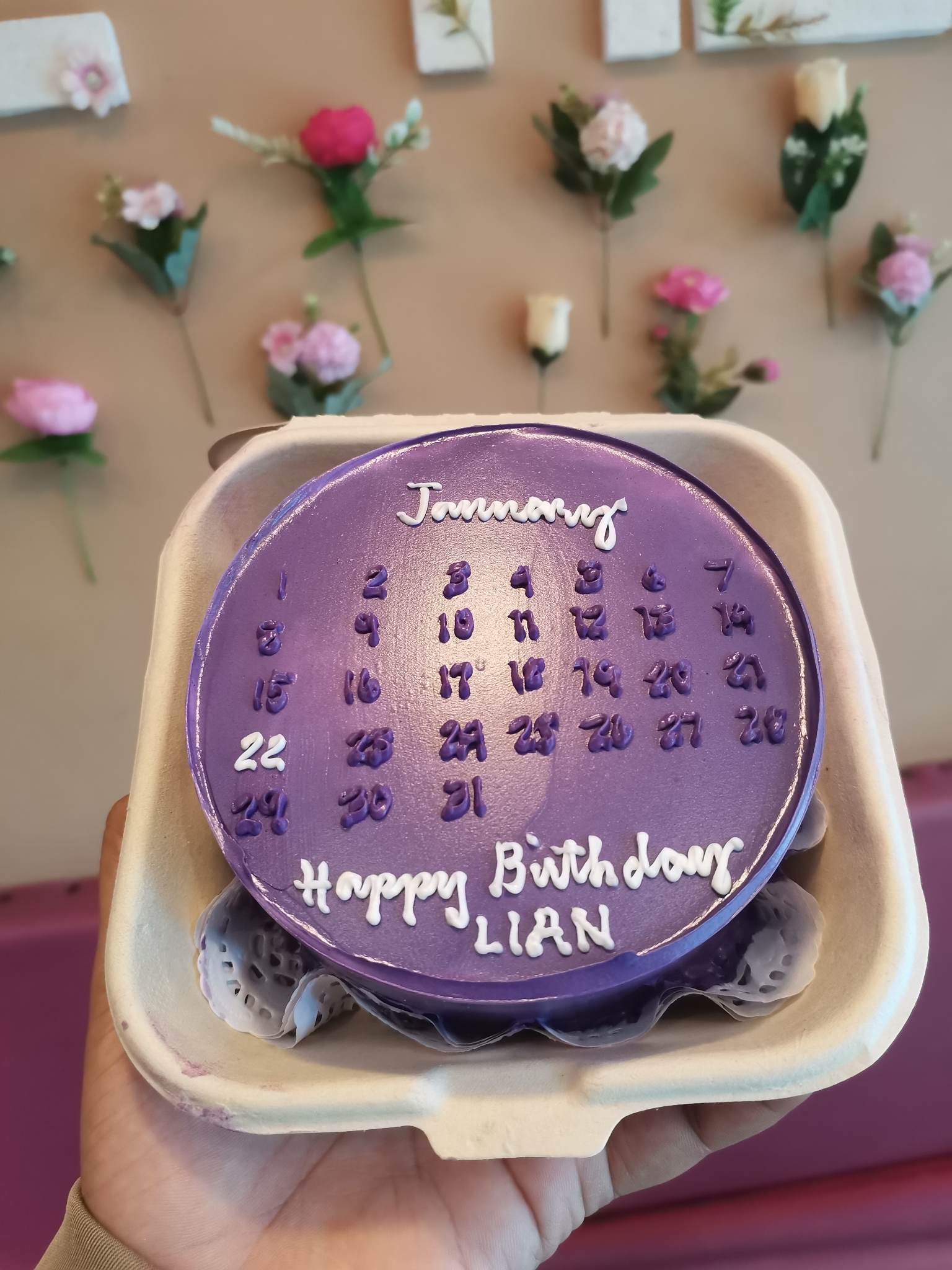 50+Cute Minimalist Buttercream Cakes : Pink Calendar Cake