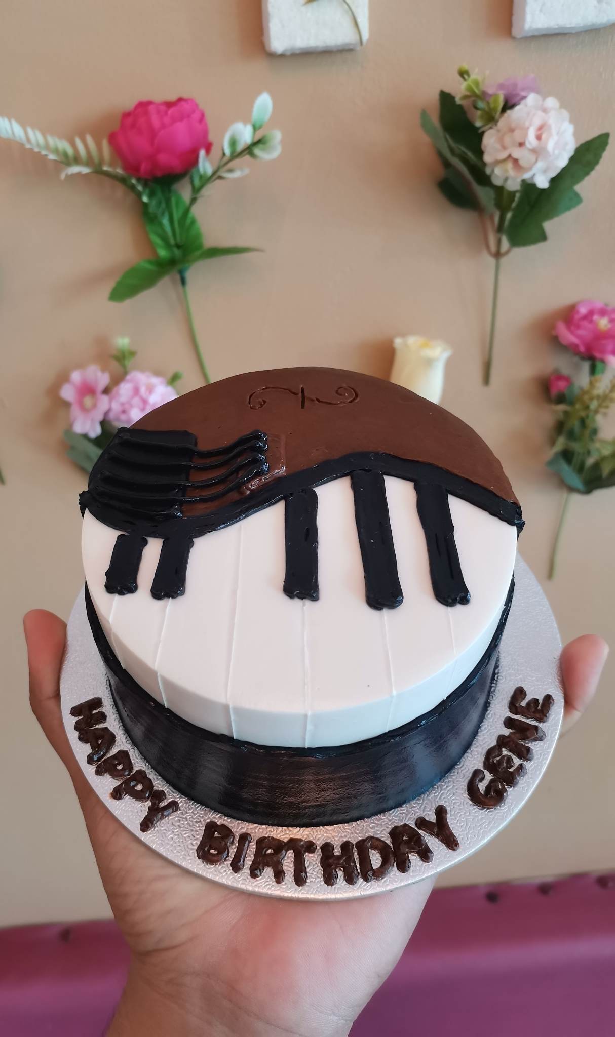 X 上的 Cake and Art：「❤️Love Notes🎶 ..Piano Cake with the Keys to Happiness. Happy  Birthday! #cake #pianoman #pianocake #westhollywood #hollywood #instacake  #cakesofinstagram #cakeandart #weho #westla #losangeles #bakery #cakeshop  ...